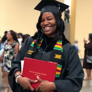 Meet your Posher, Antoinette